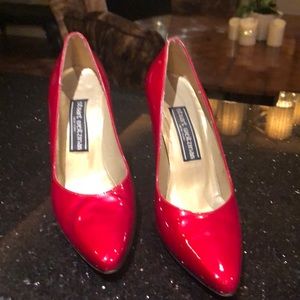 Red pumps